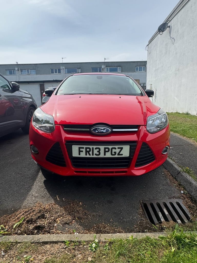 Ford, FOCUS, Hatchback, 2013, Manual, 998 (cc), 5 doors