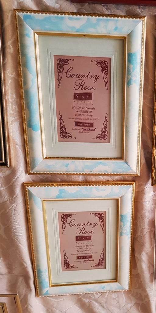 image for 2 x PHOTOFRAMES for PICS 5 X 7"