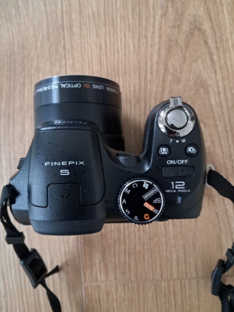 Fuji Finepix 2500HD Digital Camara 