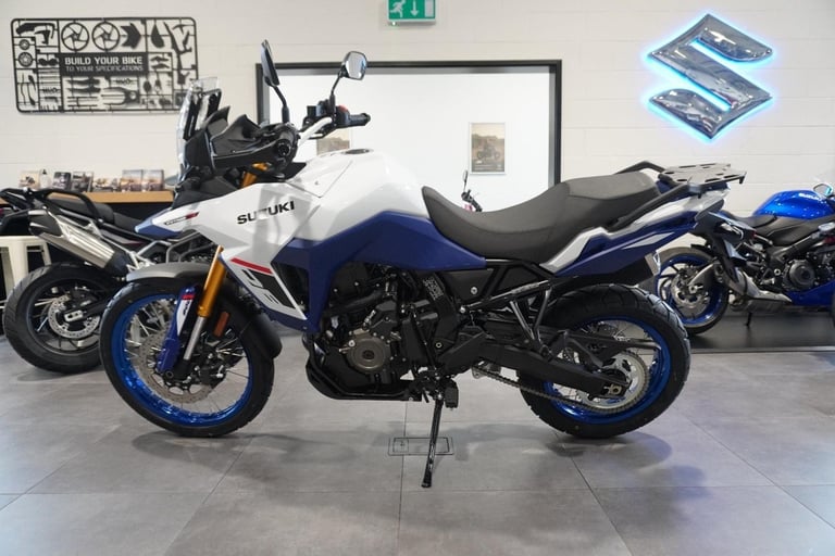 Suzuki V-Strom 800 DE, 2025, Pearl Tech White. IN STOCK NOW