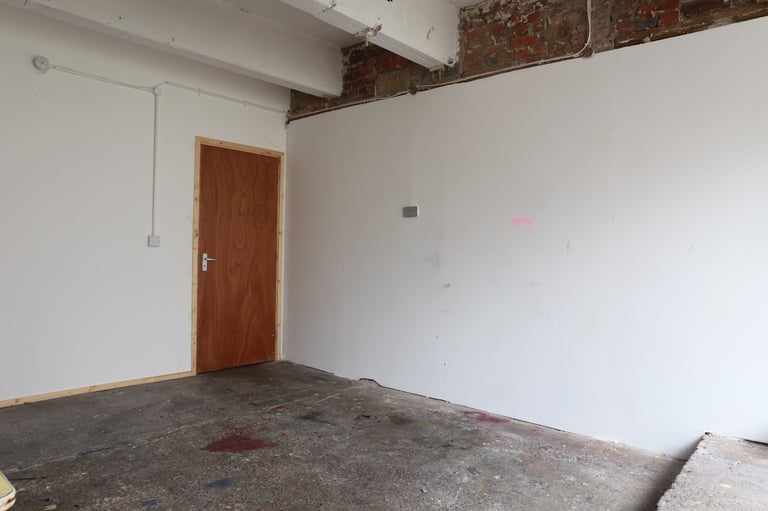 2 Art Studios workspace with big window for rent N15 / Haringey available now !
