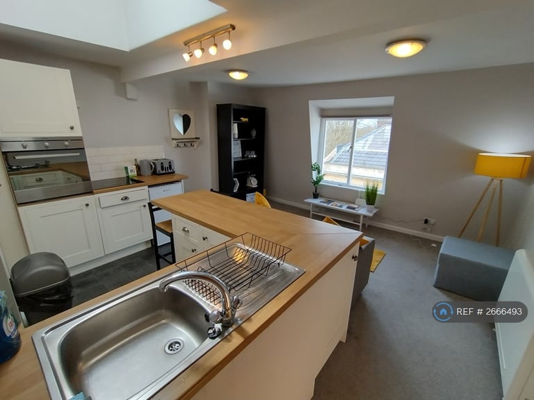 1 bedroom flat in The Mall, Bristol, BS8 (1 bed) (#2666493)