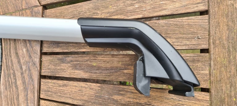 EVOQUE Jaguar Range Rover Roof Cross Bars & Keys - (NEW)