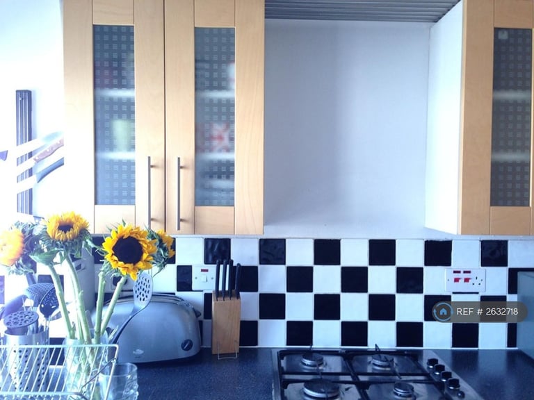 4 bedroom flat in Seymour House, London, NW1 (4 bed) (#2632718)
