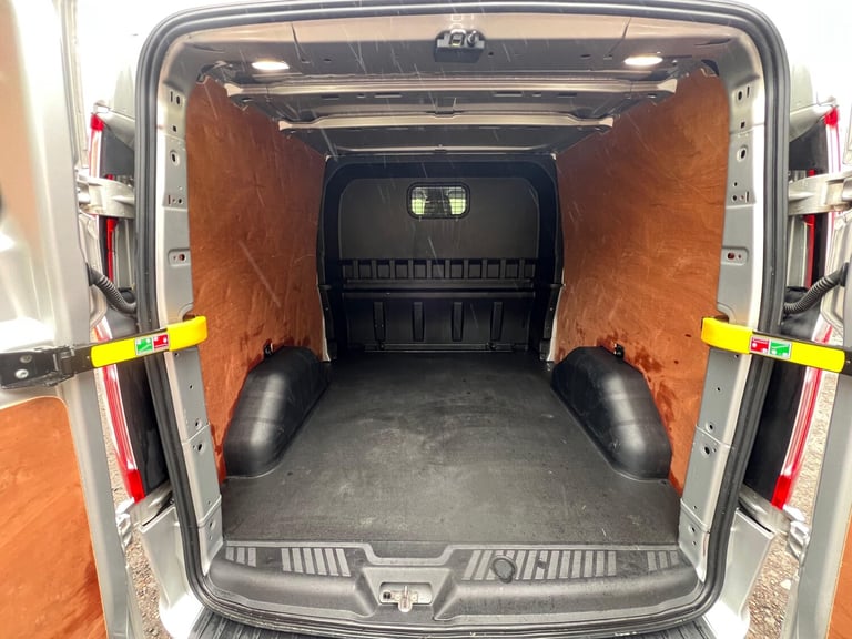 FORD TRANSIT CUSTOM 2.0 EcoBlue 130PS L2H1 DOUBLE CAB LIMITED 2021 21 REG £13995