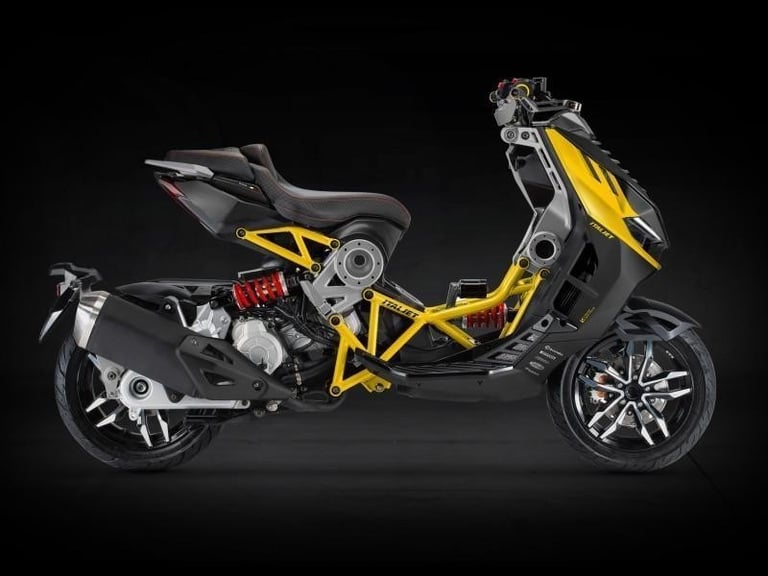 ItalJet Dragster 200cc Naked Sports Automatic Scooter Was £5299 Now £3699