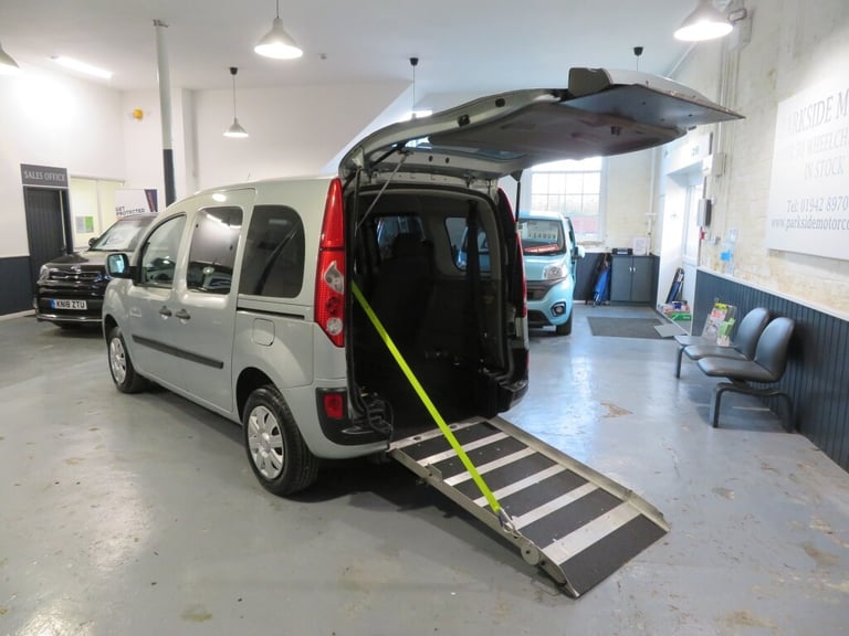 2011 Renault Kangoo AUTOMATIC WHEELCHAIR CAR DISABLED ACCESS VEHICLE MOBILITY MPV Petrol Automatic