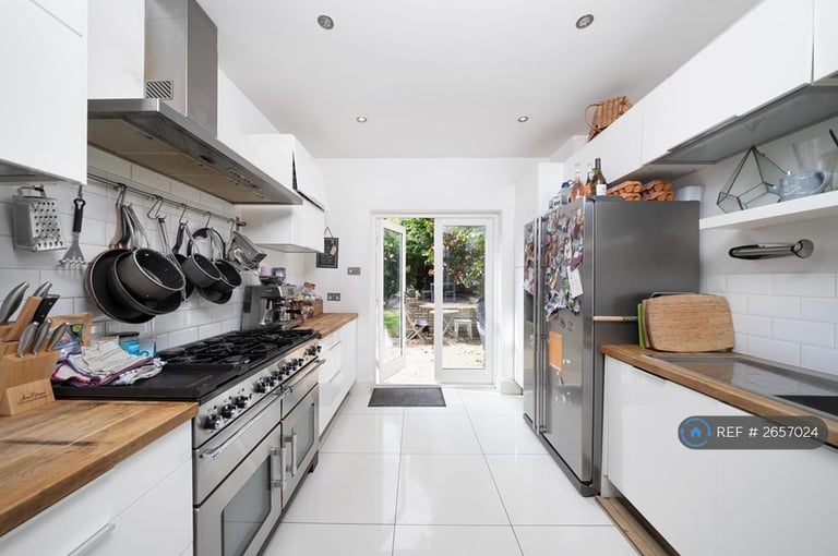 4 bedroom house in Arragon Gardens, London, SW16 (4 bed) (#2657024)