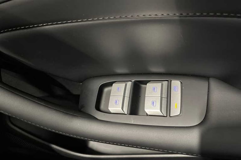 2025 MG MG S5 64kWh SE Long Range SUV 5dr Electric Auto (231 ps) SUV Electric Automatic