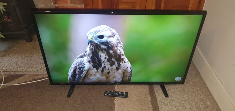 LG 43 inch 4K Smart tv Ultra HD freesat / freeview wifi Led TV