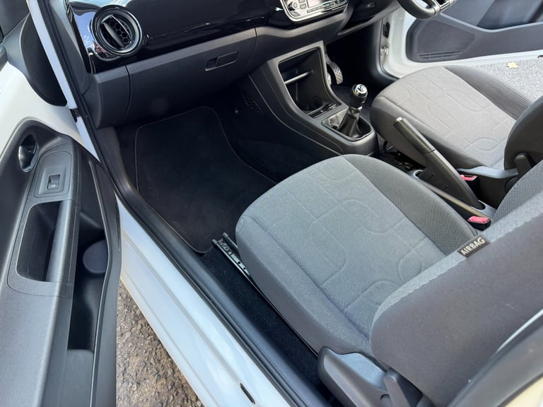 2014 Volkswagen up! 1.0 Move Up 3dr HATCHBACK Petrol Manual