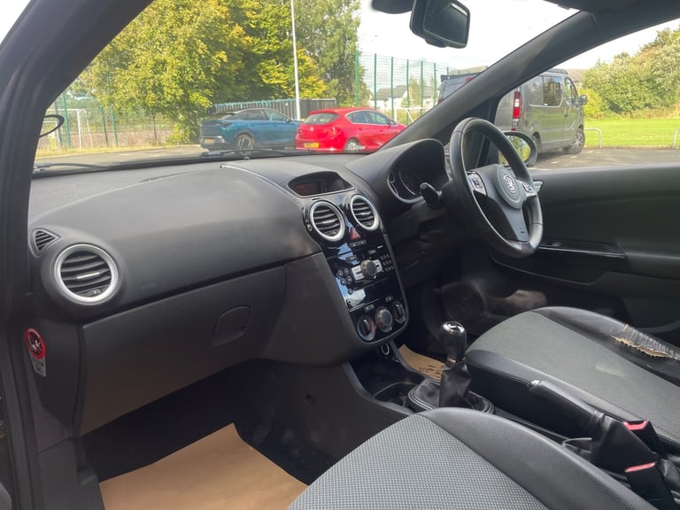 2009 Vauxhall Corsa 1.2i 16V Design 5dr HATCHBACK Petrol Manual