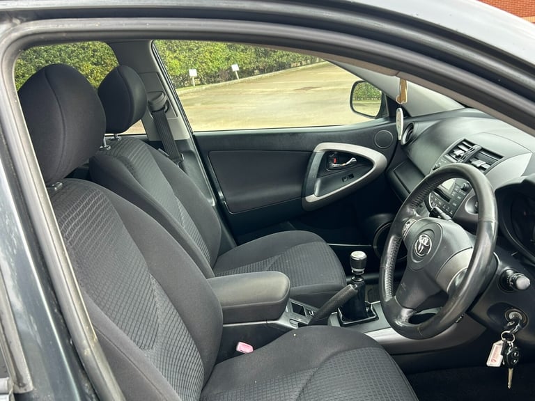2008 58 Toyota Rav 4 2.2 D-4D XT-R 5Dr , 12mth MOT, tow bar , Sun roof etc