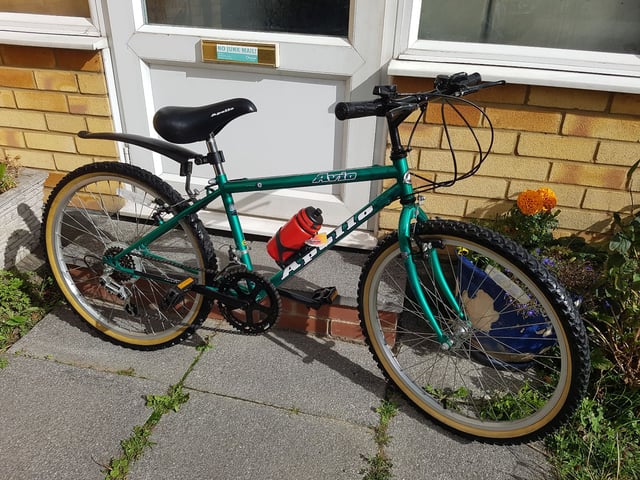 Apollo 14 Frame Hybrid Bike BOYS 24