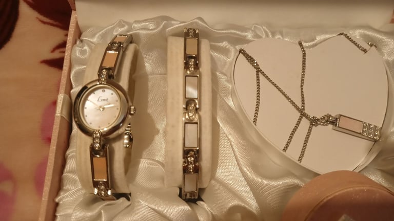 Watch bracelet necklace new never used £35 beautiful gift