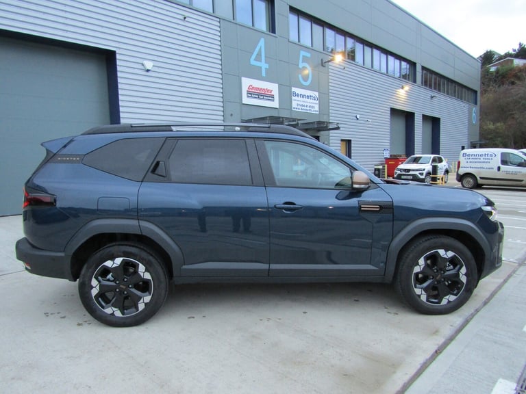  Dacia Bigster 1.2 TCe 140 EXTREME MHEV MILD HYBRID EURO 6 (s/s) LEFT HAND DRIVE  SUV Petrol Manual