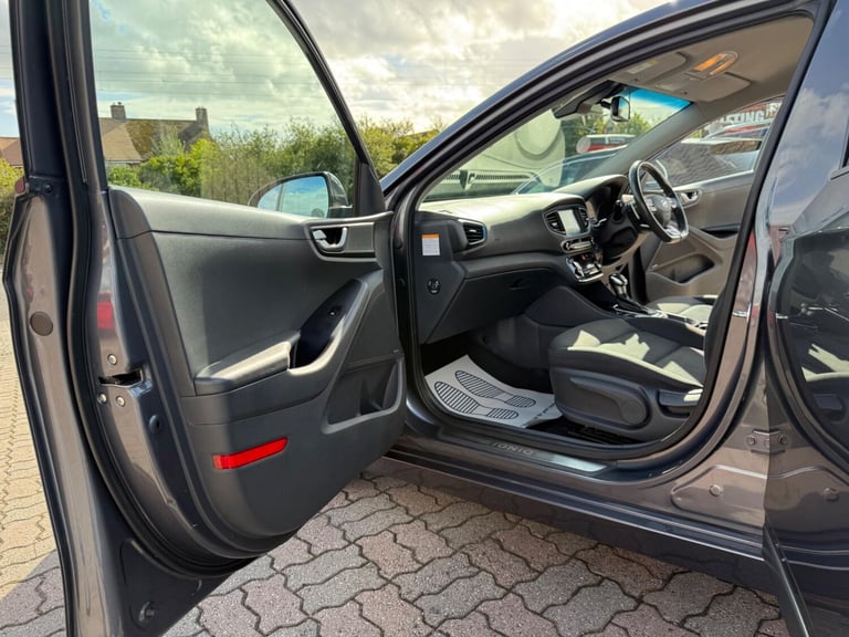 2018 Hyundai IONIQ 1.6 h-GDi Premium DCT Euro 6 (s/s) 5dr HATCHBACK Petrol/Electric Hybrid Automatic