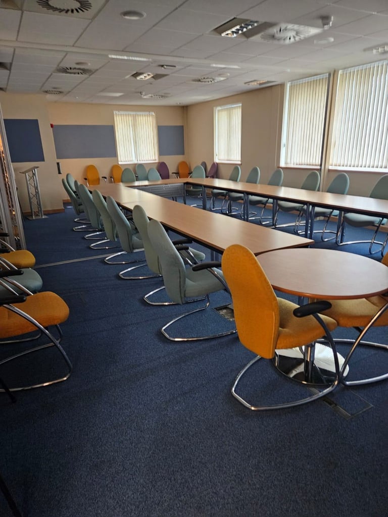 JOBLOT Office Furniture SURPLUS STOCK For Sale Over 100 Desks/Chairs/Cabinets/Cupboards 12