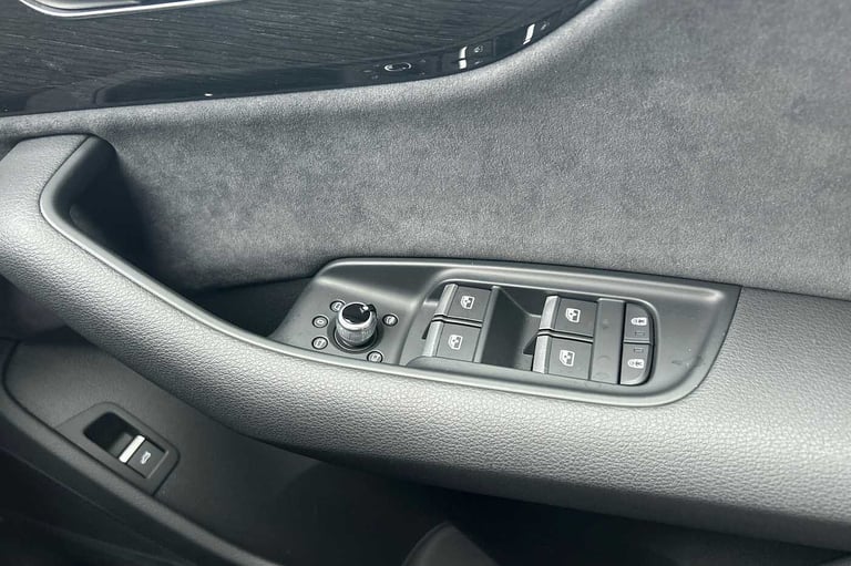 2025 Audi Q7 55 TFSI Quattro Black Edition 5dr Tiptronic SUV Petrol Automatic