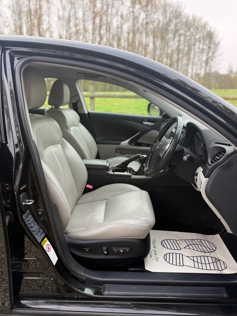 2011 Lexus IS 200d Advance 4dr SALOON Diesel Manual