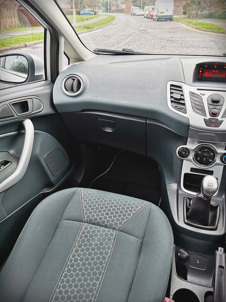 2011 FORD FIESTA ZETEC...ULEZ...1.2 PETROL...90 BHP...3 OWNERS...FSH...FULL MOT(NO ADVISORY)