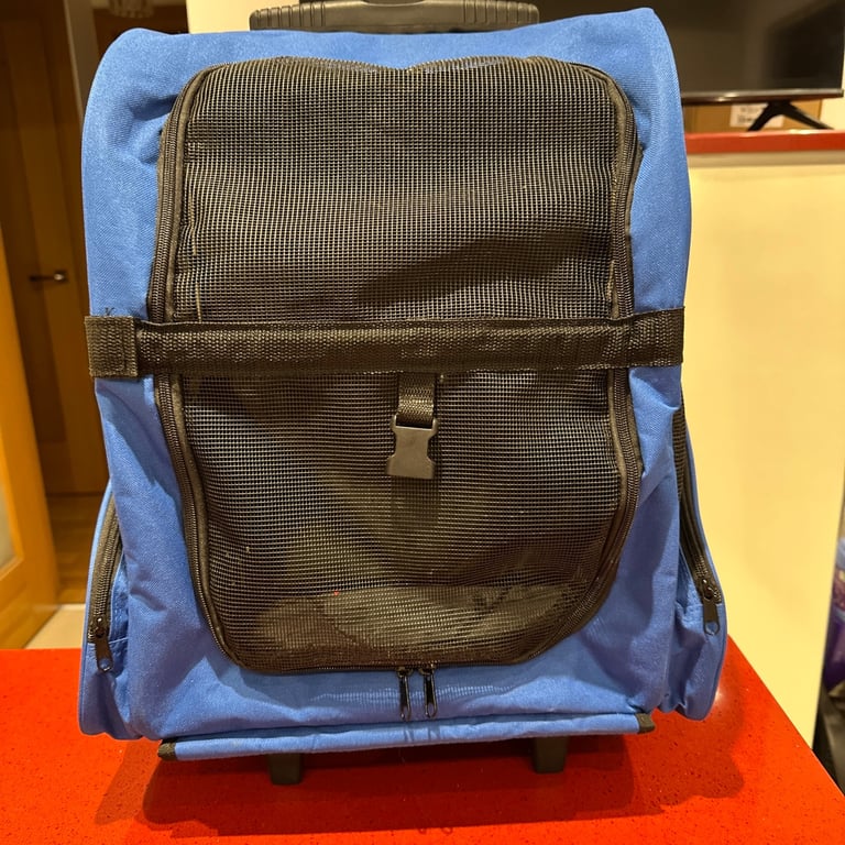 Pet dog or cat carrier rucksack trolley 