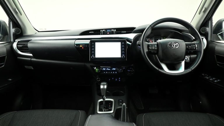 2024 Toyota Hilux 2.8 D-4D Invincible Pickup Double Cab 4dr Diesel Auto 4WD Euro 6 (s/s) (204 Pic...