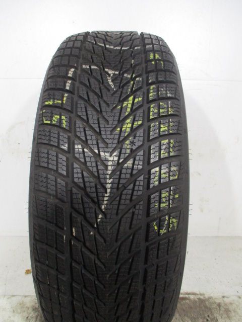 M245 1X 205/55/17 95H GOODYEAR ULTRAGRIP PERFORMANCE 3 * M+S 1X7,5MM TREAD DOT 4923