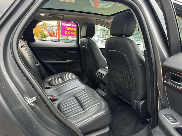 2017 Jaguar F-Pace 2.0d Portfolio 5dr Auto AWD ESTATE DIESEL Automatic