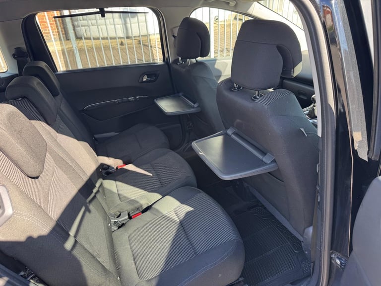 PEUGEOT 5008 1.6 HDI MPV 7 SEATER DEISEL ON THE 2010 MODEL