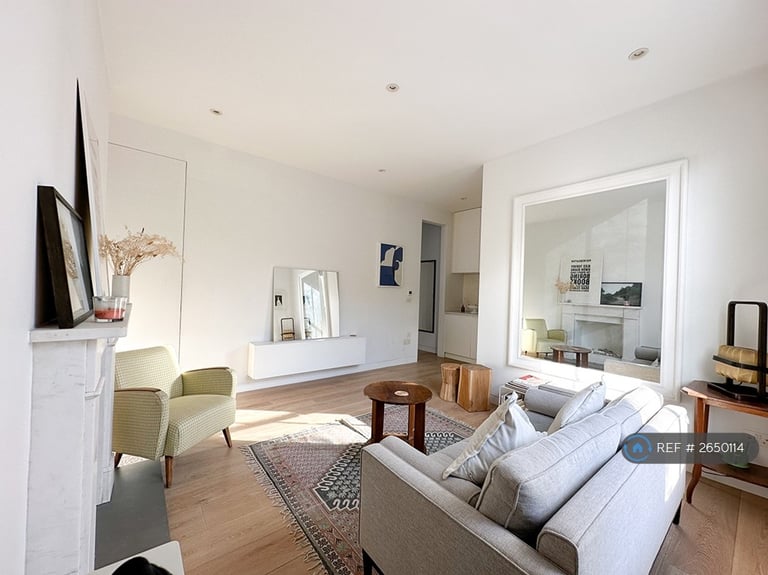 1 bedroom flat in Cambridge Gardens, London, W10 (1 bed) (#2650114)