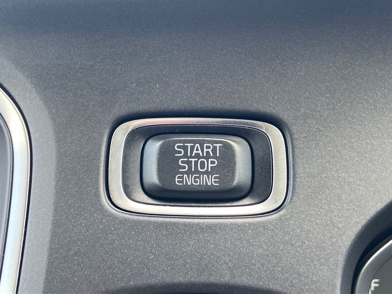 2019 Volvo V40 D3 [4 Cyl 152] Inscription Edition 5dr Geartronic Hatchback DIESEL Automatic