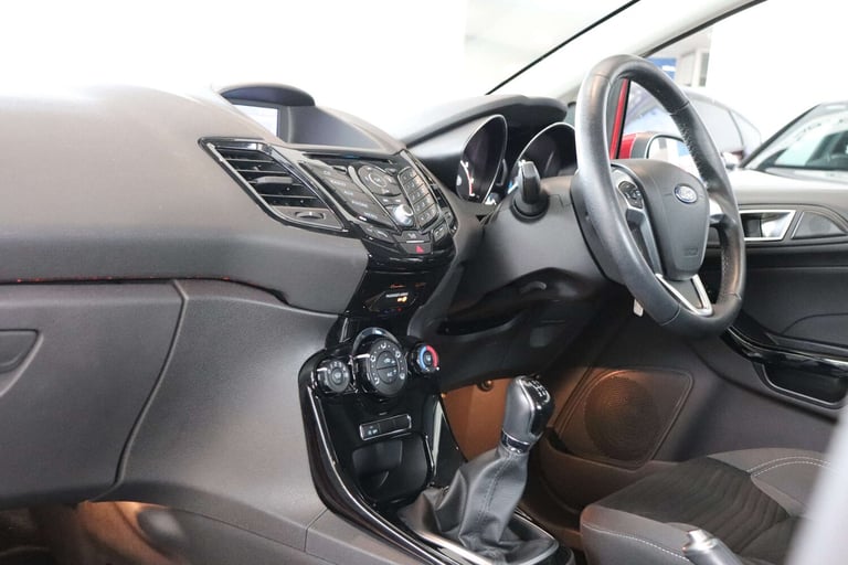 2016 Ford Fiesta 1.0 EcoBoost Zetec 5dr HATCHBACK PETROL Manual