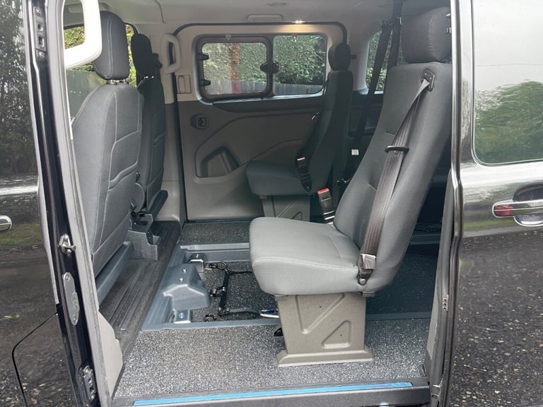  Ford Tourneo Custom 2.0 EcoBlue 130ps Titanium WHEELCHAIR ACCESSIBLE VEHICLE 4