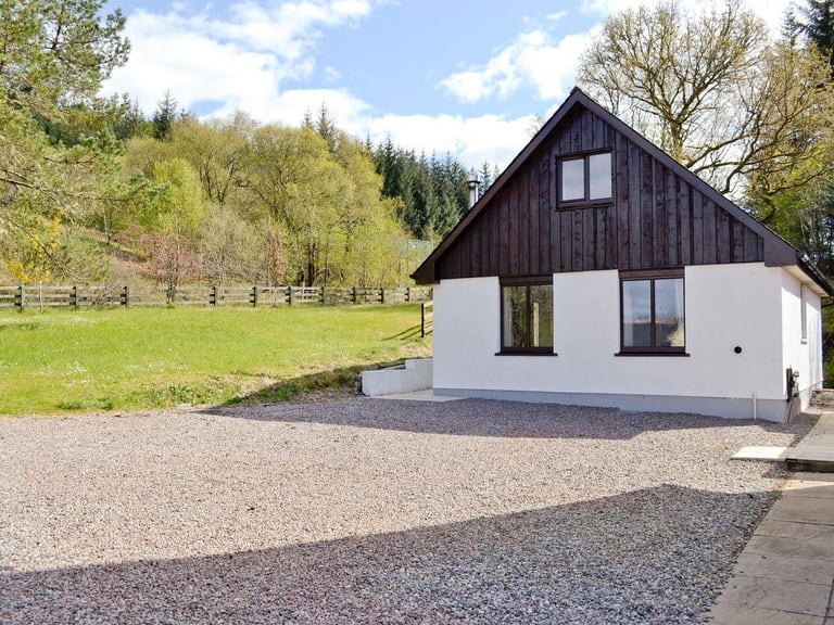image for Modern furnished Cottage for rental a short drive north of Fort William