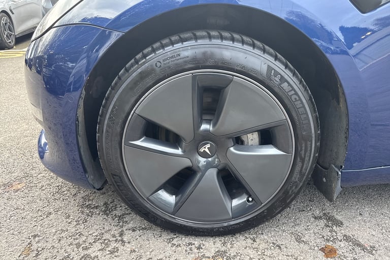2021 Tesla Model 3 (Dual Motor) Long Range Auto 4WDE 4dr Saloon ELECTRIC Automatic