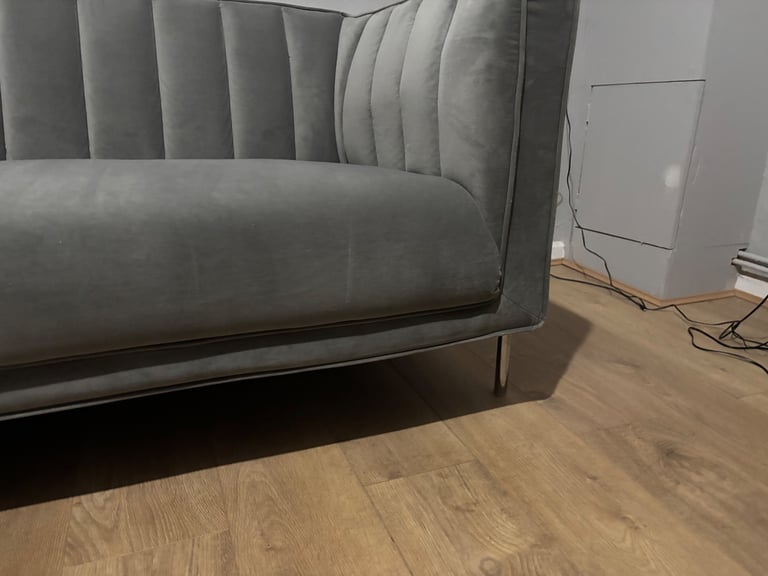 Bellamy velvet 2 seater sofa and snuggle chair