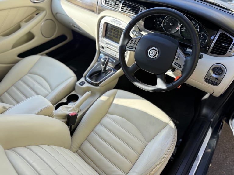 JAGUAR X-TYPE 2.2d SE 2009 4dr Auto Grey | Full Service History | MOT June 2026