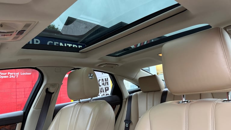 2010 Jaguar XJ 3.0d V6 Premium Luxury 4dr Auto SALOON Diesel Automatic