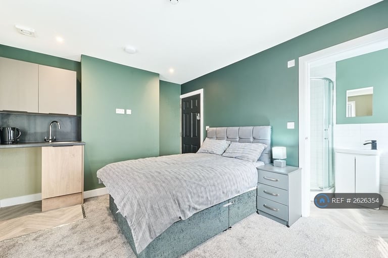 1 bedroom in Templar Terrace, Newcastle-Under-Lyme, ST5 (#2626354)