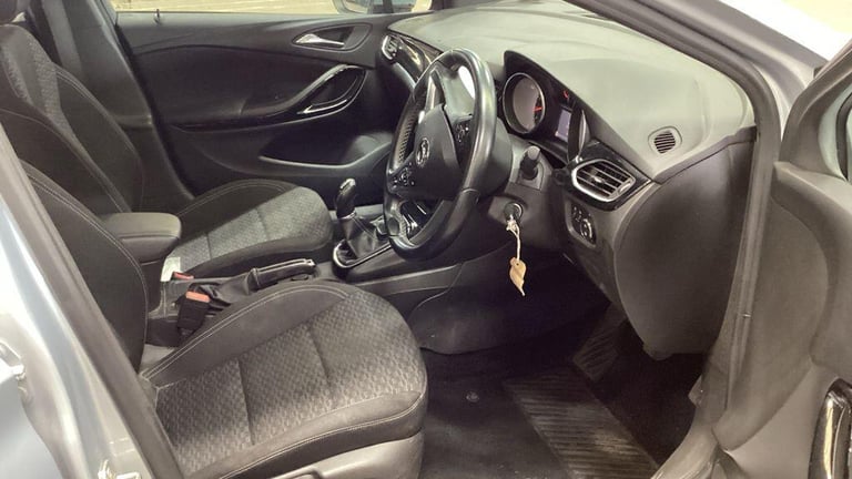  Vauxhall Astra 1.4i SRi Nav Euro 6 5dr Petrol Manual