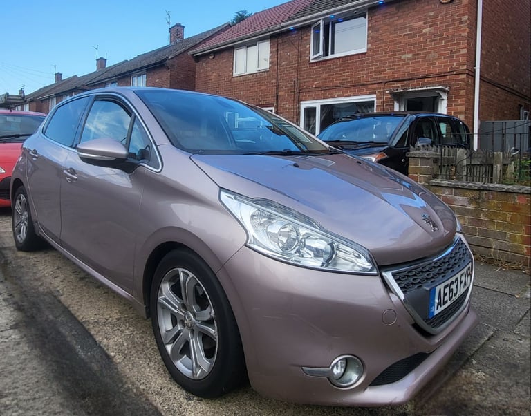 Peugeot, 208, Hatchback, 2013, Manual, 1560 (cc), 5 doors