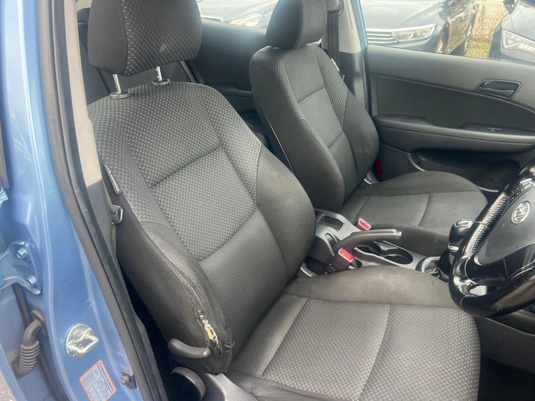 2011 Hyundai i30 1.6 CRDi Comfort 5dr HATCHBACK DIESEL Manual