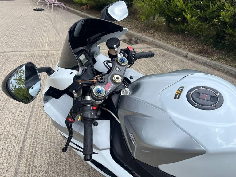 2008 08 SUZUKI GSXR 1000 K8 GSXR1000 SUPER SPORT SILVER  WHITE 19k MILES