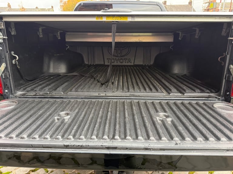 2017 Toyota Hilux Invincible D/Cab Pick Up 2.4 D-4D PICK UP Diesel Manual