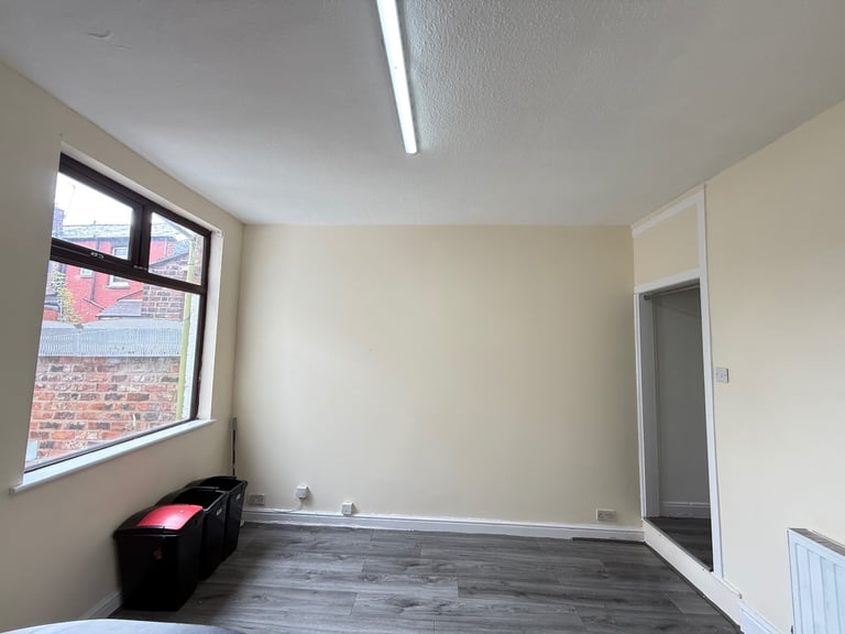TO LET – IMMACULATE 2 BED TERRACE HOME in ABBEY HEY GORTON, MANCHESTER, (M18 Area)
