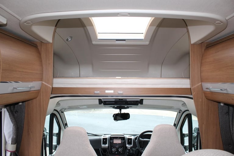 2016 "16" Plate Auto Trail Tracker FB Luxury 6 Berth Motorhome, Fixed Rear Bed