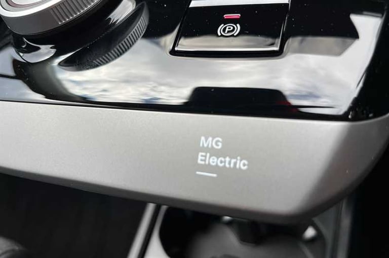 2025 MG MG4 64kWh Trophy Long Range Hatchback 5dr Electric Auto (203 ps) Hatchback Electric Autom...