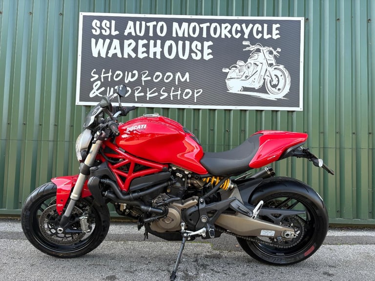 Ducati Monster 821 Red 2014 Termignoni Pipes only 6300 Miles 