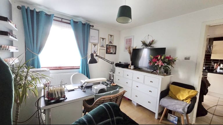 Specious 4 Bedroom house to rent on Downland Drive, Southgate, Crawley